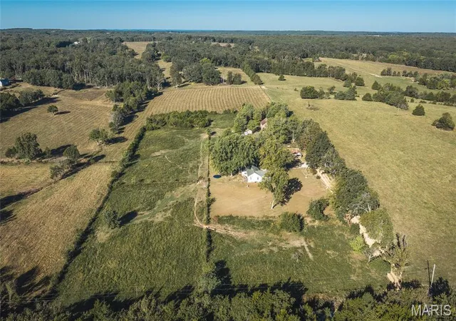 Photo 3 of Single family home for sale at 16249 County Rd 2410, Saint James, MO 65559 | MLS# MIS26063892 | Listing updated on 2026-10-07