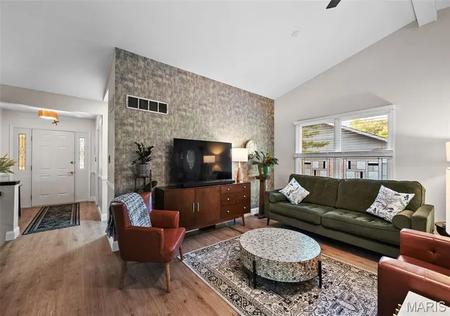 Photo 4 of House for sale at 2956 Oakmoor Dr #10A, Saint Charles, MO 63301 | MLS# MIS26063898 | Listing updated on 2026-10-09