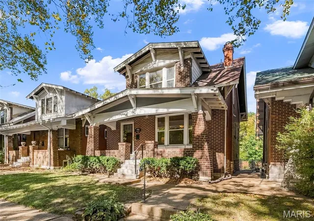 Photo 1 of Single family home for sale at 931 Dover Pl, Saint Louis, MO 63111 | MLS# MIS26063904 | Listing updated on 2026-10-07
