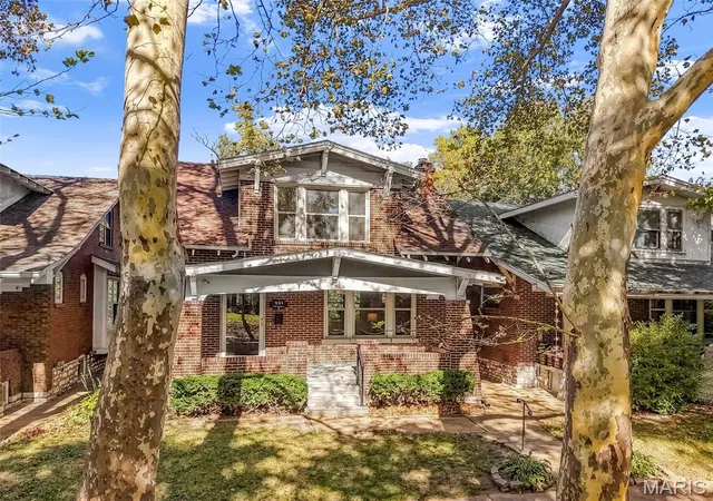 Photo 2 of Single family home for sale at 931 Dover Pl, Saint Louis, MO 63111 | MLS# MIS26063904 | Listing updated on 2026-10-07