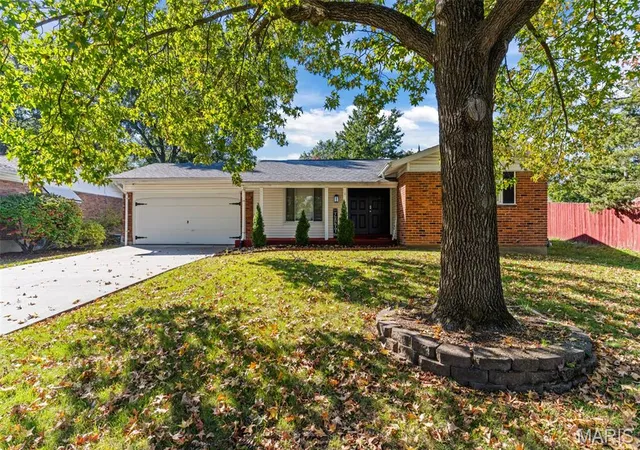 Photo 1 of Sale Pending at 3045 Churchill Dr, Florissant, MO 63033 | MLS# MIS26063905 | Listing updated on 2026-10-27