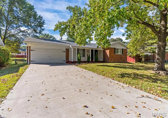 Photo 1 of Sale Pending at 3045 Churchill Dr, Florissant, MO 63033 | MLS# MIS26063905 | Listing updated on 2026-10-27