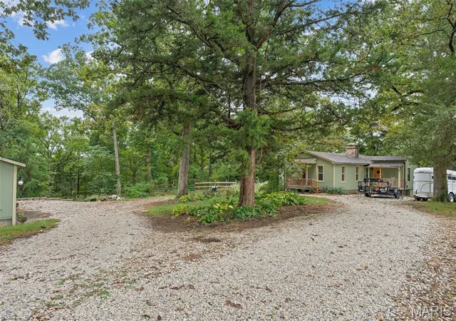 Photo 2 of Single family home for sale at 1884 Hwy K, Saint Clair, MO 63077 | MLS# MIS26063910 | Listing updated on 2026-10-08