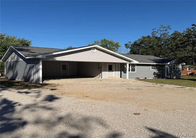 Photo 2 of Single family home for sale at 1515 Barron Rd, Poplar Bluff, MO 63901 | MLS# MIS26063911 | Listing updated on 2026-10-06