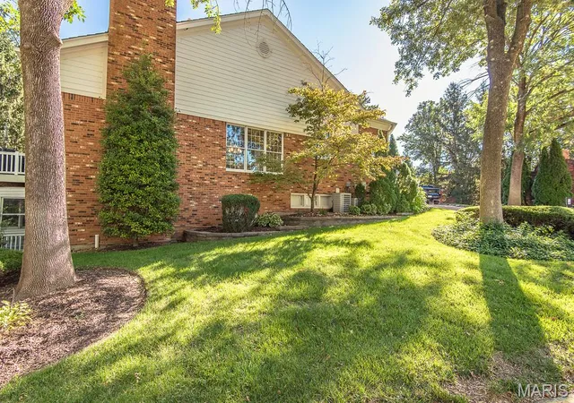 Photo 4 of House for sale at 604 Spyglass Summit Dr, Chesterfield, MO 63017 | MLS# MIS26063915 | Listing updated on 2026-10-08
