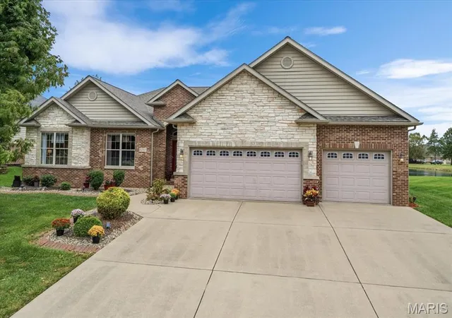 Photo 1 of Single family home for sale at 3834 N Arbor Lake Dr, Edwardsville, IL 62025 | MLS# MIS26063919 | Listing updated on 2026-10-08