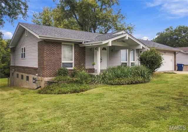 Photo 1 of Single family home for sale at 1135 Grand Prix Dr, Saint Charles, MO 63303 | MLS# MIS26063920 | Listing updated on 2026-10-19