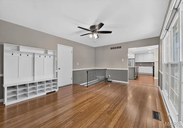 Photo 4 of Single family home for sale at 1000 Lockett Rd, Saint Louis, MO 63131 | MLS# MIS26063923 | Listing updated on 2026-10-20
