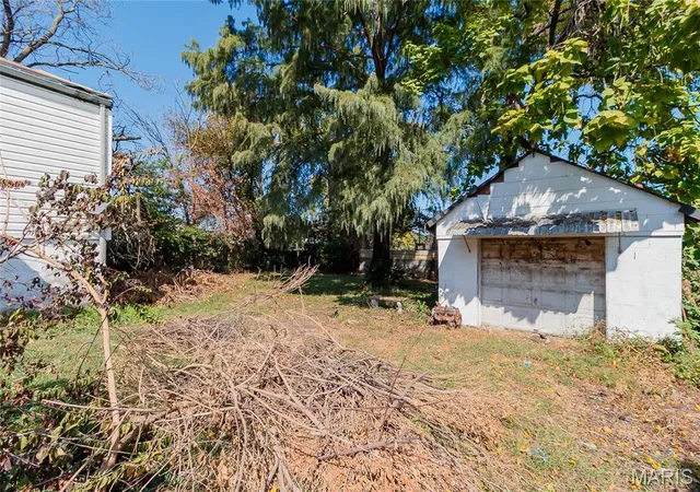Photo 3 of Single family home for sale at 9739 Mcdowell Pl, Saint Louis, MO 63114 | MLS# MIS26063924 | Listing updated on 2026-10-09