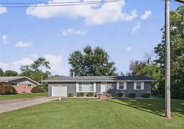 Photo 2 of Single family home for sale at 741 Troy Rd, Collinsville, IL 62234 | MLS# MIS26063926 | Listing updated on 2026-10-06
