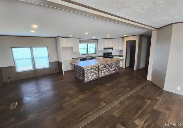 Photo 3 of Manufactured home for sale at 30954 Bader Ln, Mc Clure, IL 62957 | MLS# MIS26063930 | Listing updated on 2026-10-05
