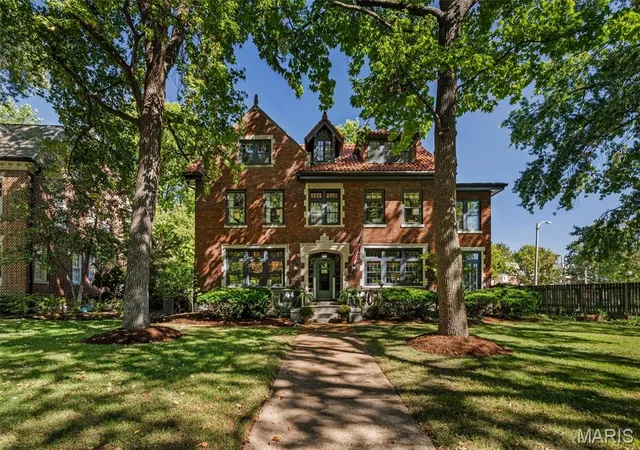 Photo 4 of Single family home for sale at 6205 Mcpherson Ave, Saint Louis, MO 63130 | MLS# MIS26063932 | Listing updated on 2026-10-07