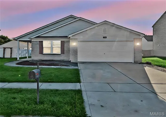 Single family home for sale at 459 Falling Leaf Way, Mascoutah, IL 62258 | MLS# MIS26063937