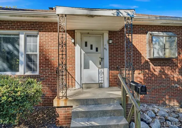 Photo 2 of Single family home for sale at 1911 Foster Dr, Belleville, IL 62226 | MLS# MIS26063942 | Listing updated on 2026-10-07