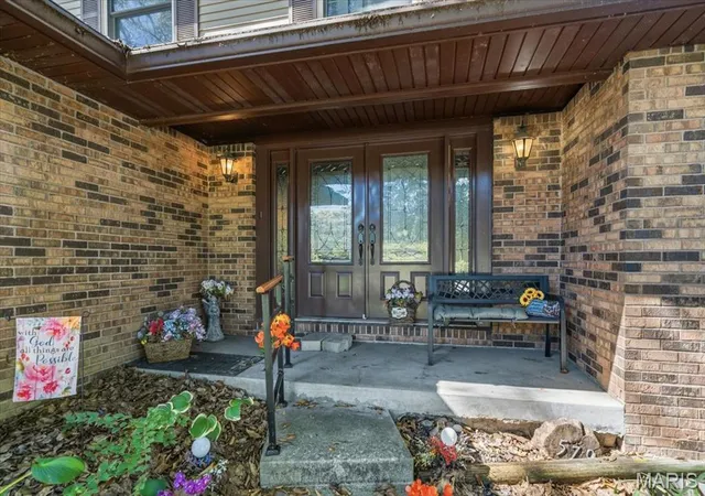 Photo 3 of Single family home for sale at 579 N Green Mount Rd, Belleville, IL 62221 | MLS# MIS26063943 | Listing updated on 2026-10-07