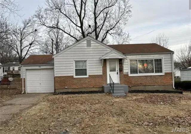 Photo 1 of Single family home for sale at 10142 Newbold Dr, Saint Louis, MO 63137 | MLS# MIS26063952 | Listing updated on 2026-10-05