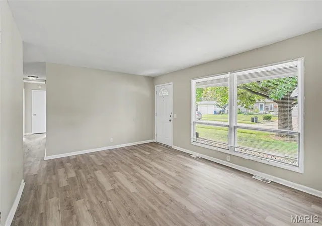 Photo 1 of Single family home for sale at 735 Starlet Dr, Florissant, MO 63031 | MLS# MIS26063956 | Listing updated on 2026-10-06