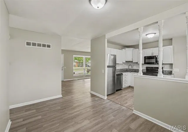 Photo 3 of Single family home for sale at 735 Starlet Dr, Florissant, MO 63031 | MLS# MIS26063956 | Listing updated on 2026-10-06