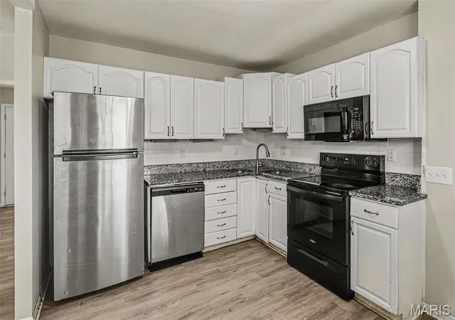 Photo 4 of Single family home for sale at 735 Starlet Dr, Florissant, MO 63031 | MLS# MIS26063956 | Listing updated on 2026-10-06
