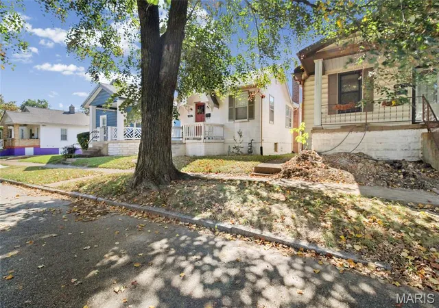 Photo 2 of Single family home for sale at 4072 Burgen Ave, Saint Louis, MO 63116 | MLS# MIS26063957 | Listing updated on 2026-10-09