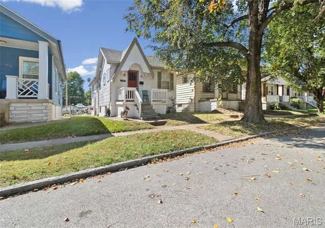 Photo 3 of Single family home for sale at 4072 Burgen Ave, Saint Louis, MO 63116 | MLS# MIS26063957 | Listing updated on 2026-10-09