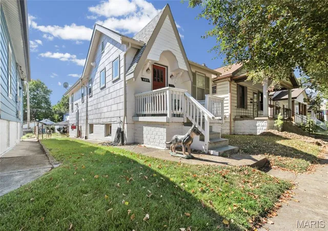 Photo 4 of Single family home for sale at 4072 Burgen Ave, Saint Louis, MO 63116 | MLS# MIS26063957 | Listing updated on 2026-10-09
