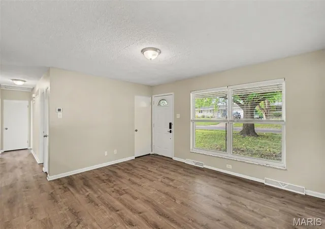 Photo 2 of Single family home for sale at 1785 Bobbinray Ave, Florissant, MO 63031 | MLS# MIS26063959 | Listing updated on 2026-10-07