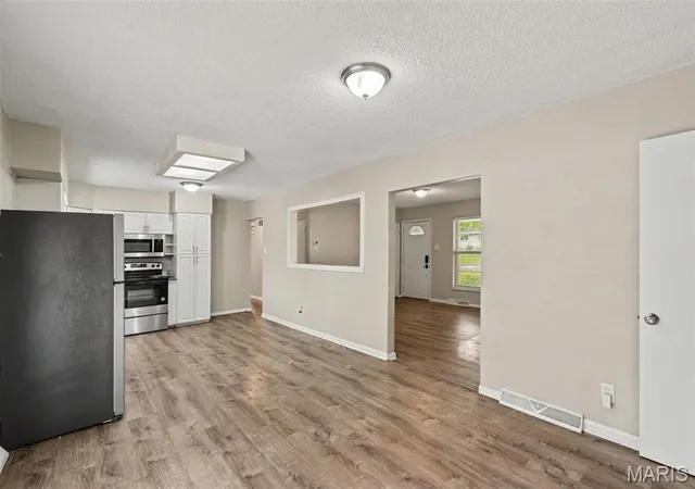 Photo 4 of Single family home for sale at 1785 Bobbinray Ave, Florissant, MO 63031 | MLS# MIS26063959 | Listing updated on 2026-10-07