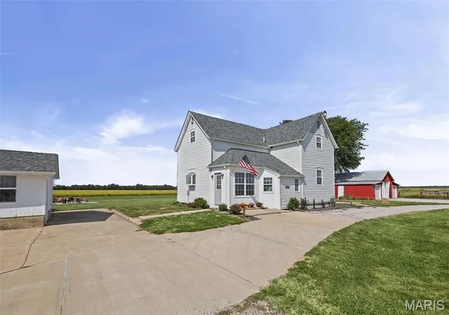 Photo 3 of Single family home for sale at 5599 County Hwy 21, Nashville, IL 62263 | MLS# MIS26063963 | Listing updated on 2026-10-05
