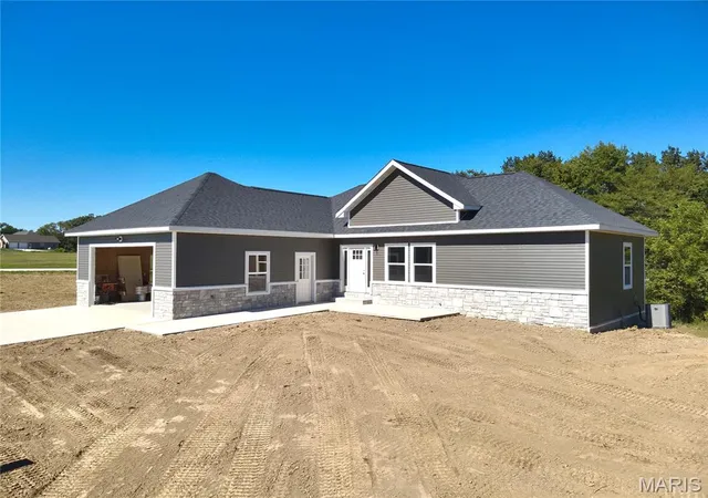 Photo 1 of Single family home for sale at 5870 County Rd 324, Palmyra, MO 63461 | MLS# MIS26063988 | Listing updated on 2026-10-05