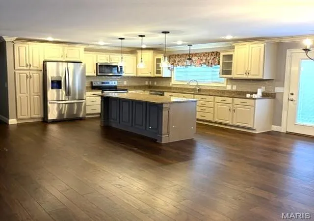 Photo 3 of Single family home for sale at 1202 Yellowstone, Sikeston, MO 63801 | MLS# MIS26063990 | Listing updated on 2026-10-05
