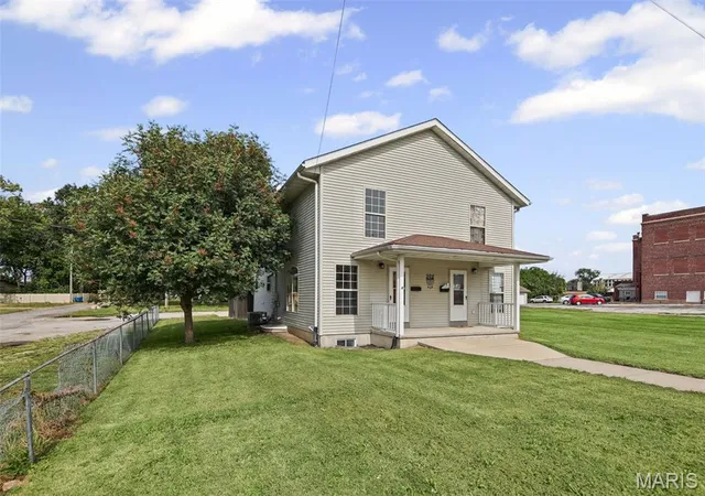 Photo 1 of Multi family home for sale at 302 E Central St, Bethalto, IL 62010 | MLS# MIS26063992 | Listing updated on 2026-10-05