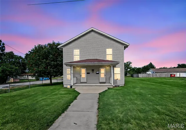 Photo 3 of Multi family home for sale at 302 E Central St, Bethalto, IL 62010 | MLS# MIS26063992 | Listing updated on 2026-10-05
