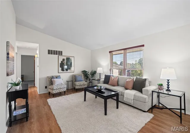 Photo 2 of Condo for sale at 10421 Briarbend Dr #7, Saint Louis, MO 63146 | MLS# MIS26063996 | Listing updated on 2026-10-20