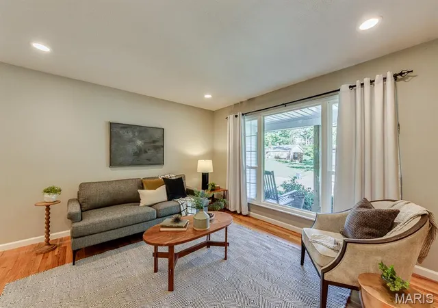 Photo 4 of Single family home for sale at 6819 Turnesa Ln, Saint Louis, MO 63129 | MLS# MIS26064000 | Listing updated on 2026-10-08