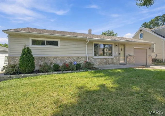 Photo 1 of Single family home for sale at 422 Barron Ln, Saint Louis, MO 63119 | MLS# MIS26064002 | Listing updated on 2026-10-10