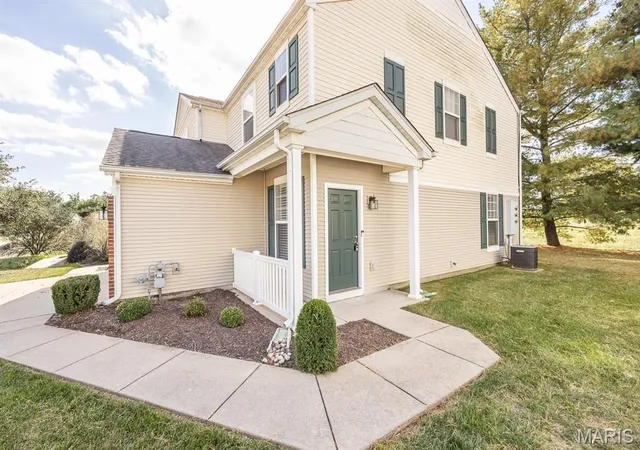 Photo 2 of Townhouse for sale at 2058 Celebration Park Cir, Belleville, IL 62220 | MLS# MIS26064004 | Listing updated on 2026-10-16