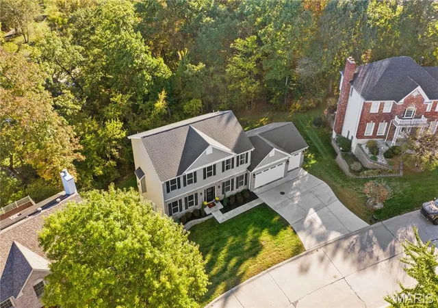 Photo 2 of Single family home for sale at 5947 Summerhedge Pl, Saint Louis, MO 63128 | MLS# MIS26064005 | Listing updated on 2026-10-21