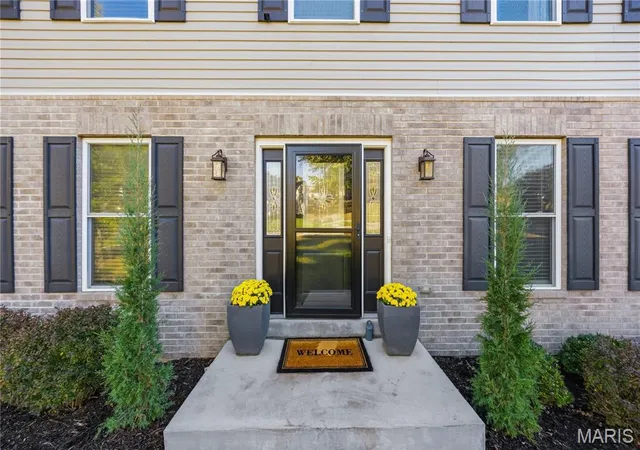 Photo 3 of Single family home for sale at 5947 Summerhedge Pl, Saint Louis, MO 63128 | MLS# MIS26064005 | Listing updated on 2026-10-21