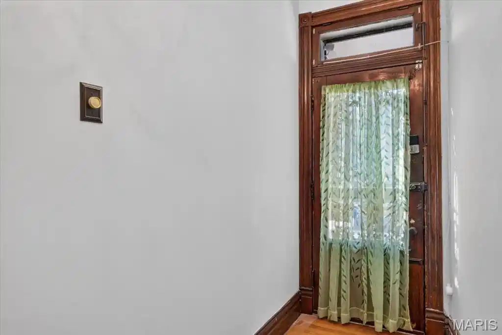 Listing Photo 2 - Condo for sale in 4175 Flad Ave located at 4175 Flad Ave, Saint Louis, MO 63110 - Unit 4175 Flad Ave