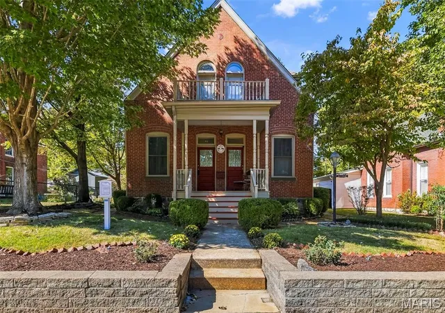 Photo 1 of Single family home for sale at 711 N 5th Street, Saint Charles, MO 63301 | MLS# MIS26064014 | Listing updated on 2026-10-20