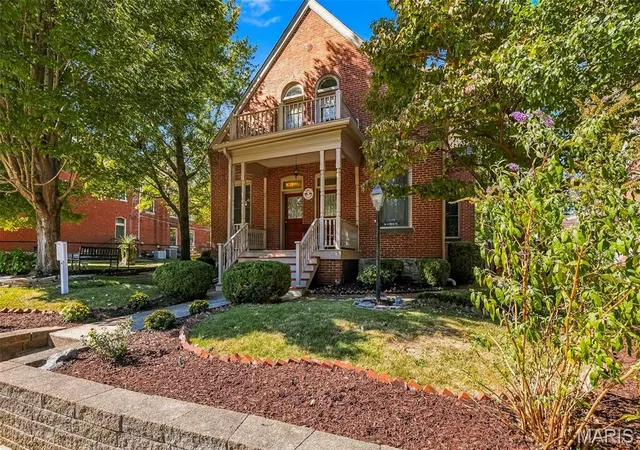Photo 3 of Single family home for sale at 711 N 5th Street, Saint Charles, MO 63301 | MLS# MIS26064014 | Listing updated on 2026-10-20