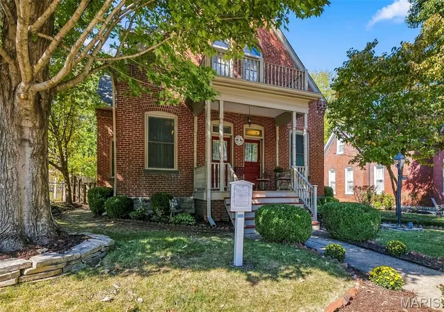 Photo 3 of Single family home for sale at 711 N 5th Street, Saint Charles, MO 63301 | MLS# MIS26064014 | Listing updated on 2026-10-20
