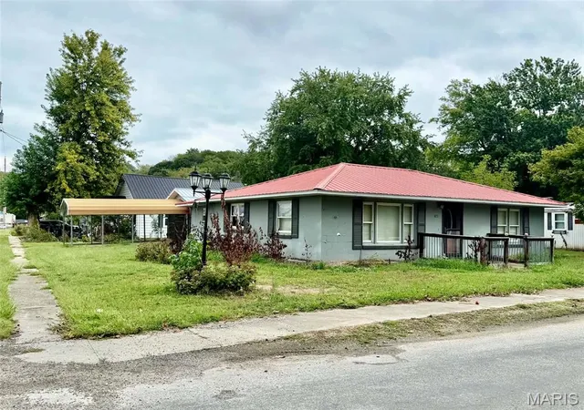 Photo 3 of Single family home for sale at 423 Water St S, Hamburg, IL 62045 | MLS# MIS26064017 | Listing updated on 2026-10-06