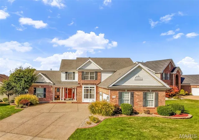 Photo 1 of Single family home for sale at 1015 Pearview Dr, Saint Peters, MO 63376 | MLS# MIS26064019 | Listing updated on 2026-10-16