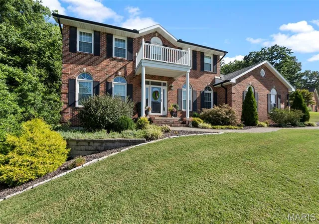 Photo 2 of Single family home for sale at 1554 Greenbrier St, Cape Girardeau, MO 63701 | MLS# MIS26064024 | Listing updated on 2026-10-05