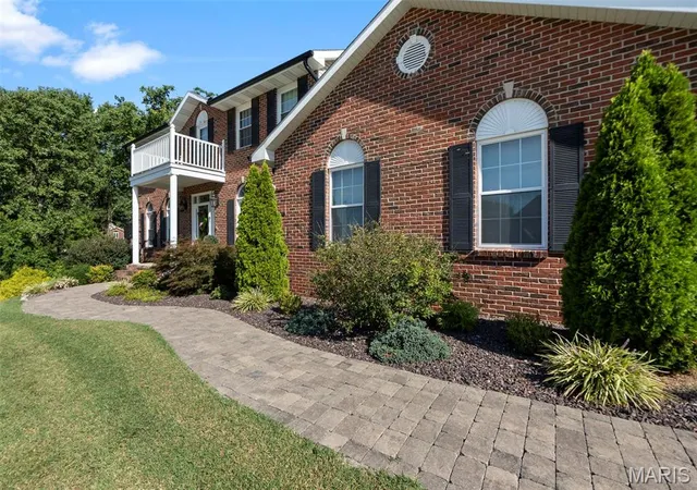 Photo 4 of Single family home for sale at 1554 Greenbrier St, Cape Girardeau, MO 63701 | MLS# MIS26064024 | Listing updated on 2026-10-05