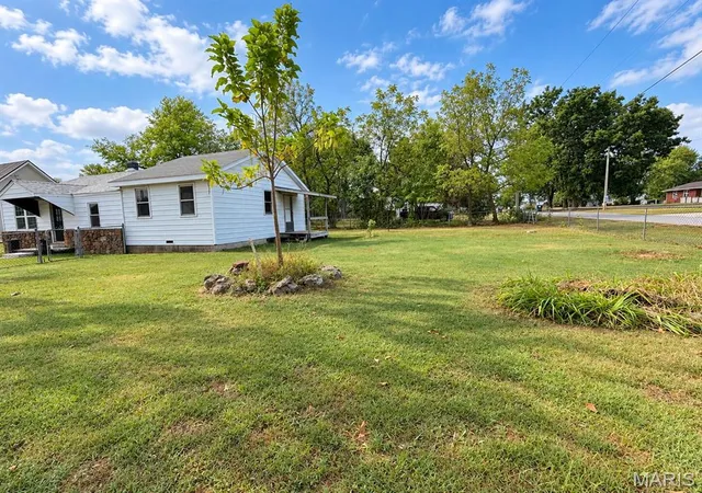 Photo 4 of Single family home for sale at 518 W M Thoroughfare St, Seymour, MO 65746 | MLS# MIS26064031 | Listing updated on 2026-10-05