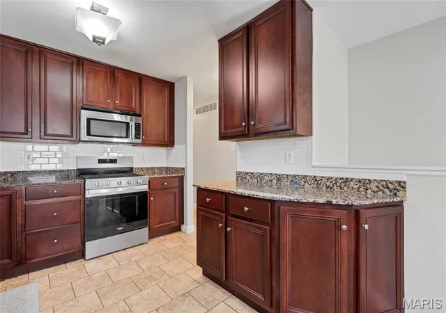 Photo 4 of Single family home for sale at 335 Madison Ave, Saint Louis, MO 63119 | MLS# MIS26064037 | Listing updated on 2026-10-08