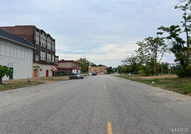 Photo 3 of Single family home for sale at 4326 Warne Ave, Saint Louis, MO 63107 | MLS# MIS26064038 | Listing updated on 2026-10-05